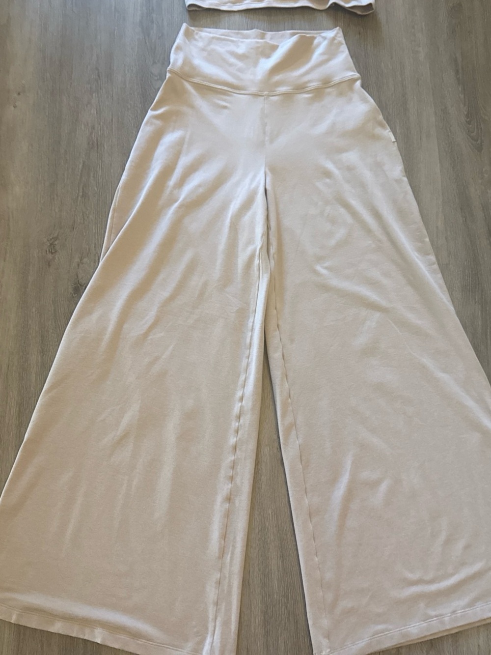 Vuori Halo Easy Wide-Leg Pants in Small Short length - Cream Ecru Heather - NWOT - Picture 4 of 8